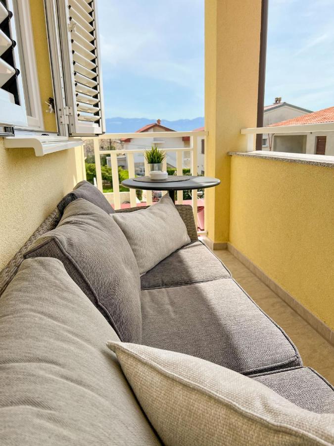 Apartment Baska Mit Poolarea - Krk, Kroatien Exterior foto