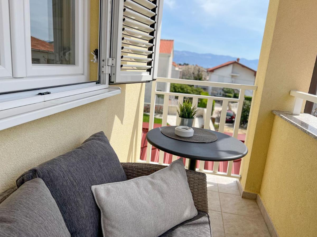Apartment Baska Mit Poolarea - Krk, Kroatien Exterior foto